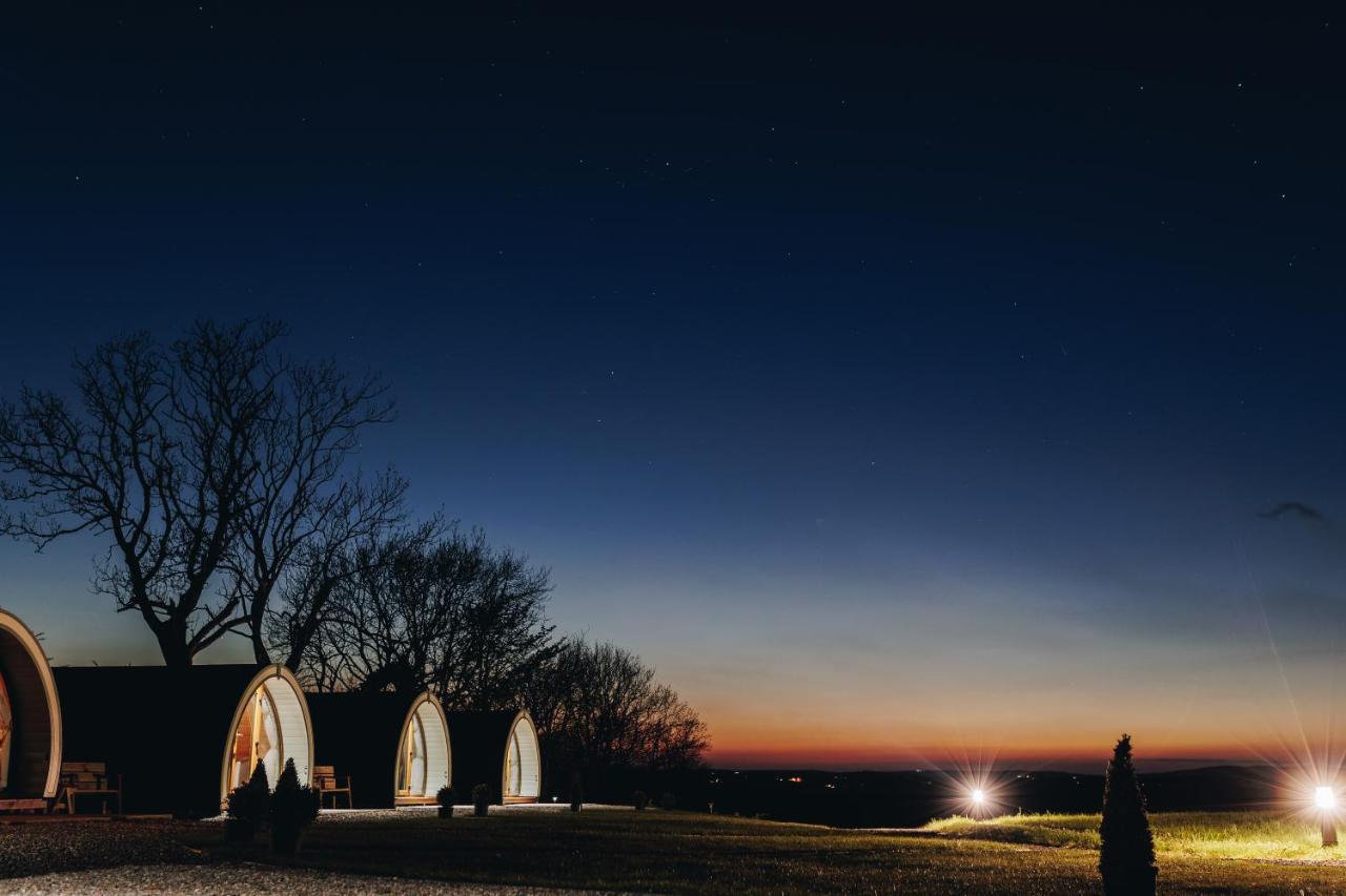 North Coast 9 Glamping Hotel Capecastle Bagian luar foto